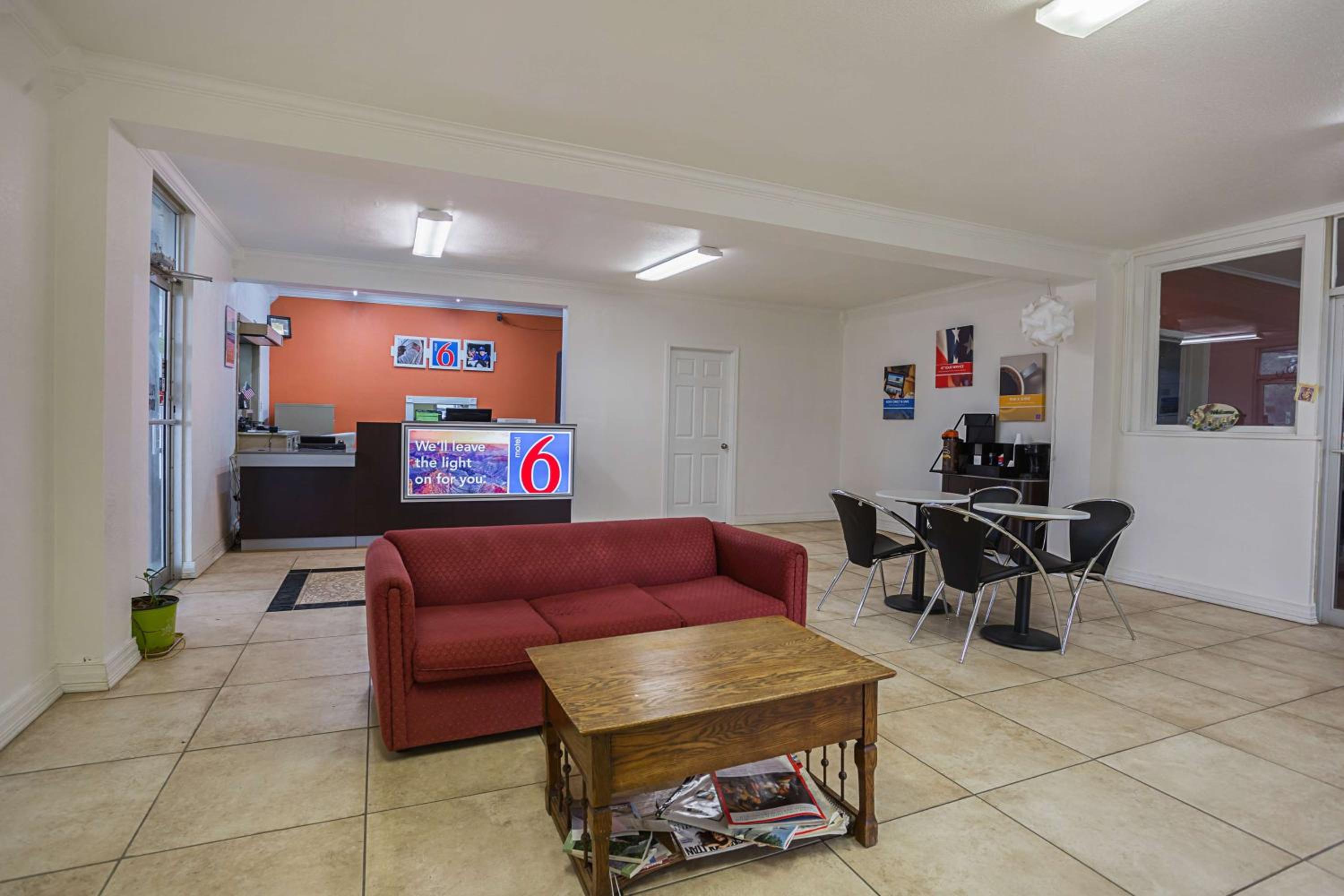 Фото Motel 6 Brinkley, Ar