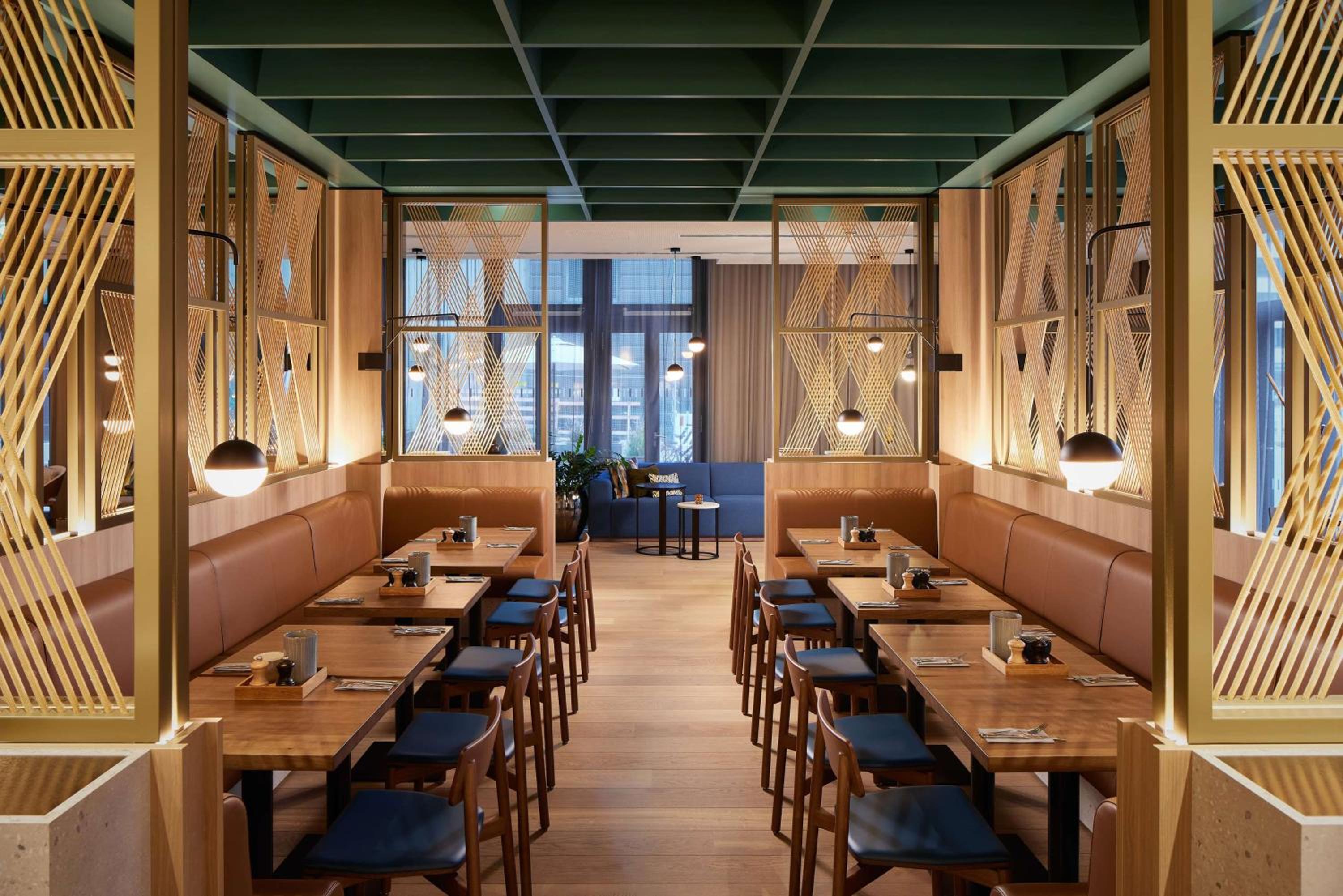 Фото Adina Apartment Hotel Dusseldorf