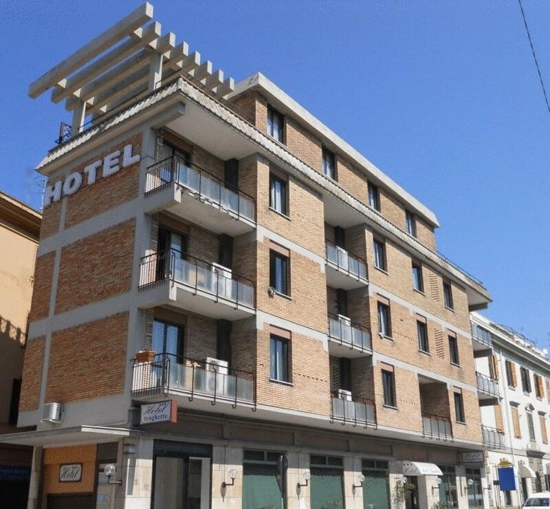 Гостиница Hotel Traghetto в Чивитавеккье