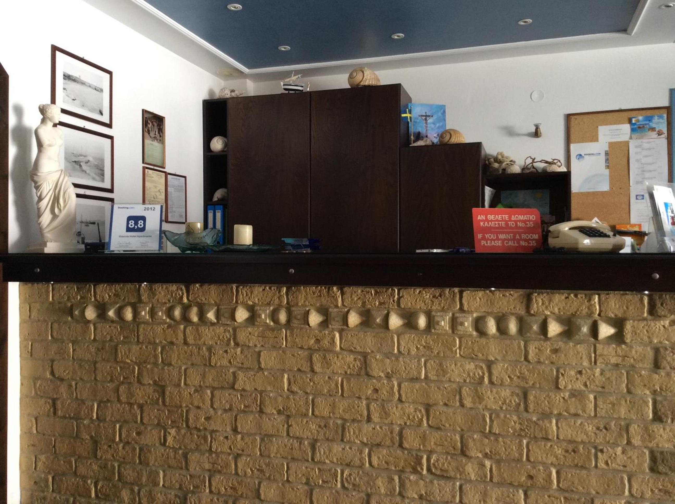 Фото Giannis Hotel Apartments