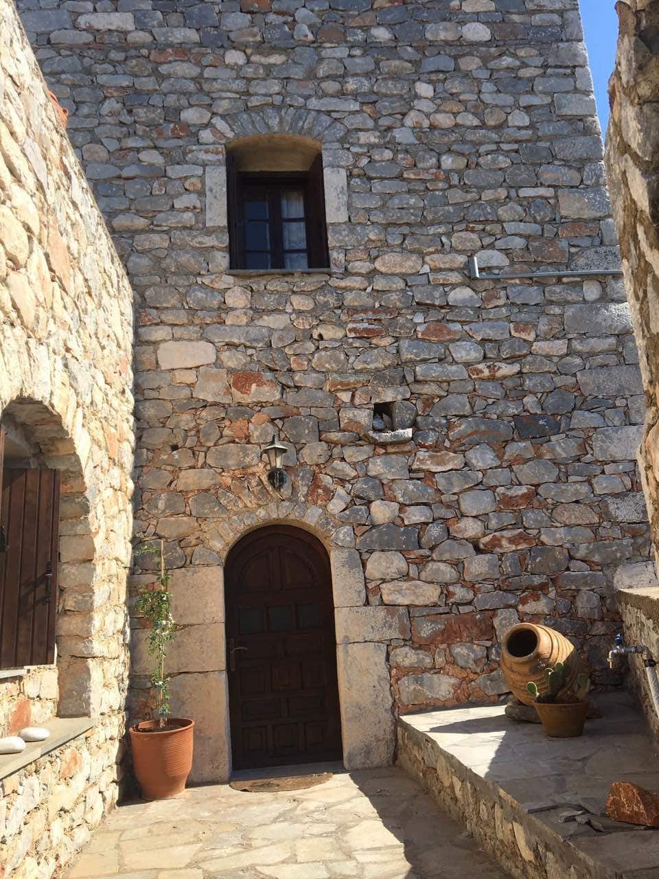 Фото Charouda Stone Tower