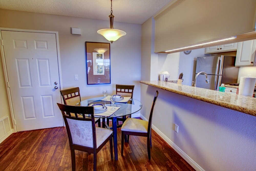 Фото Sunshine Suites at Hillcrest