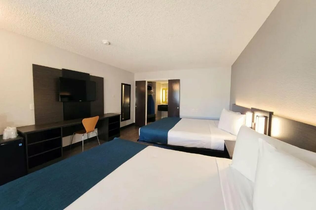 Фото Motel 6 Anaheim Maingate