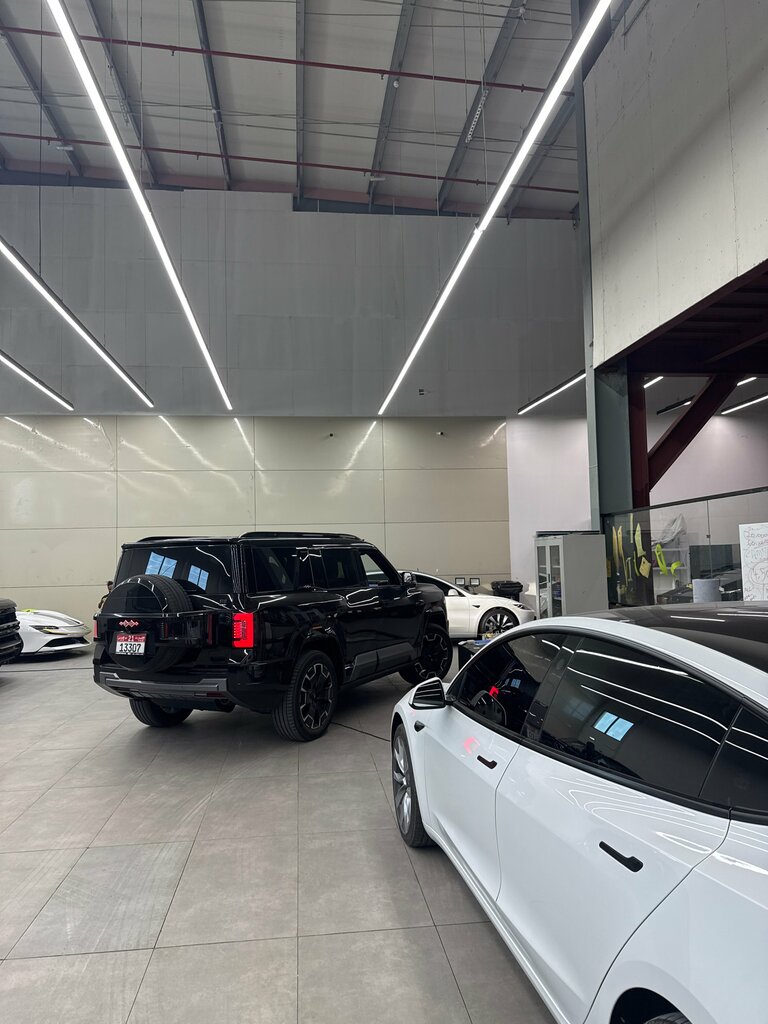 Car painting High Touch Automotive, Dubai, photo