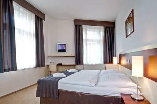 Гостиница Hotel Gloria в Праге