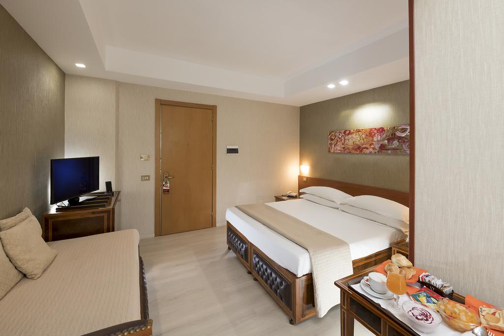 Фото Quality Hotel Rouge et Noir Roma