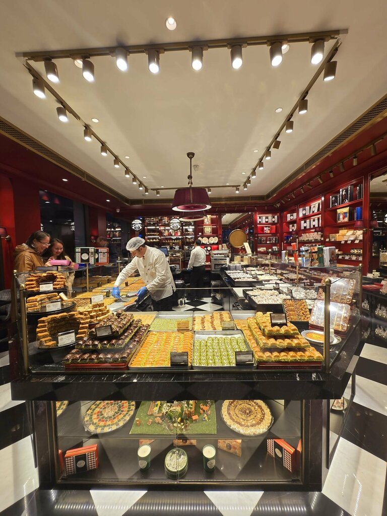Goods for confectioners Ali Muhiddin Haci Bekir Confectioner & Cafe, Istanbul, photo