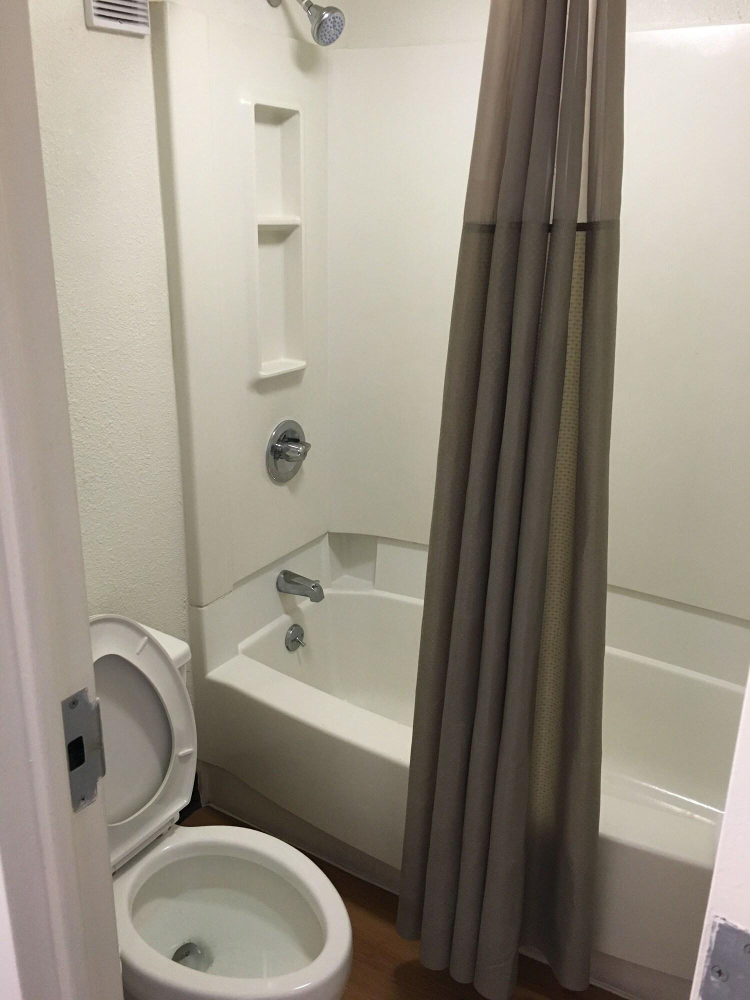 Фото Rodeway Inn Baltimore - Inner Harbor South