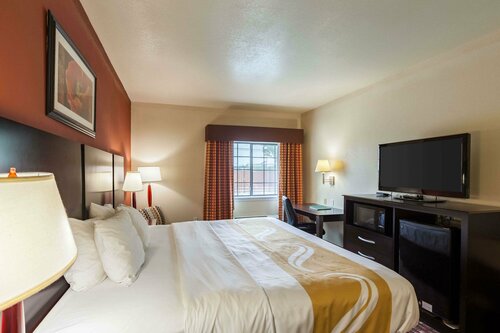 Гостиница Quality Inn near SeaWorld - Lackland в Сан-Антонио
