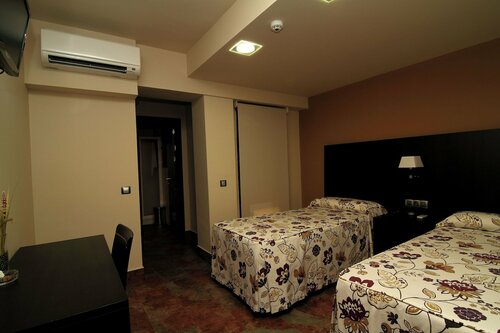 Гостиница Hostal La Bartola