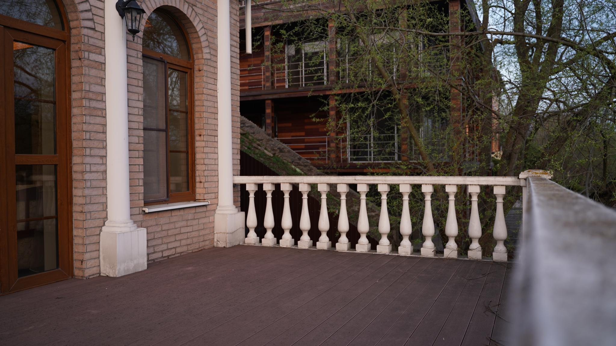 Фото Tony Wake Светлый