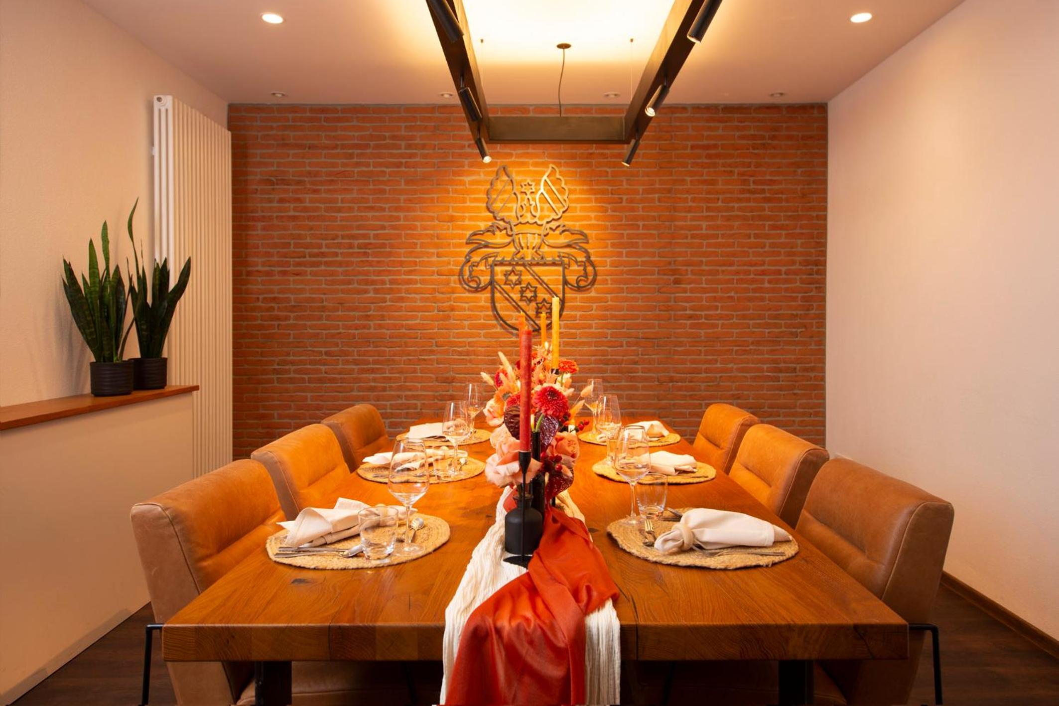 Фото Hotel & Boarding House Schlosserwirt