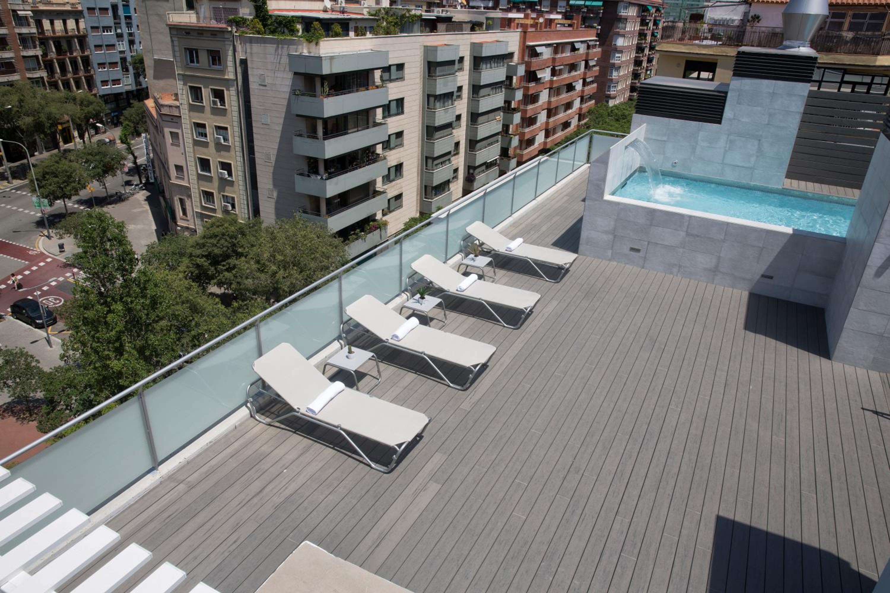 Фото 08028 Apartments