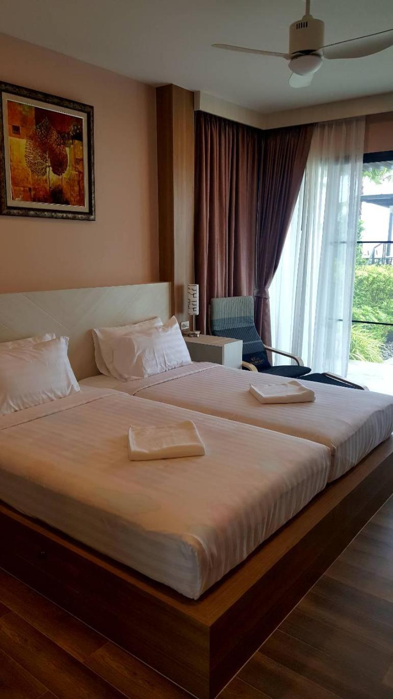 Фото La Playa Beach Front Pool Villa Cha-am