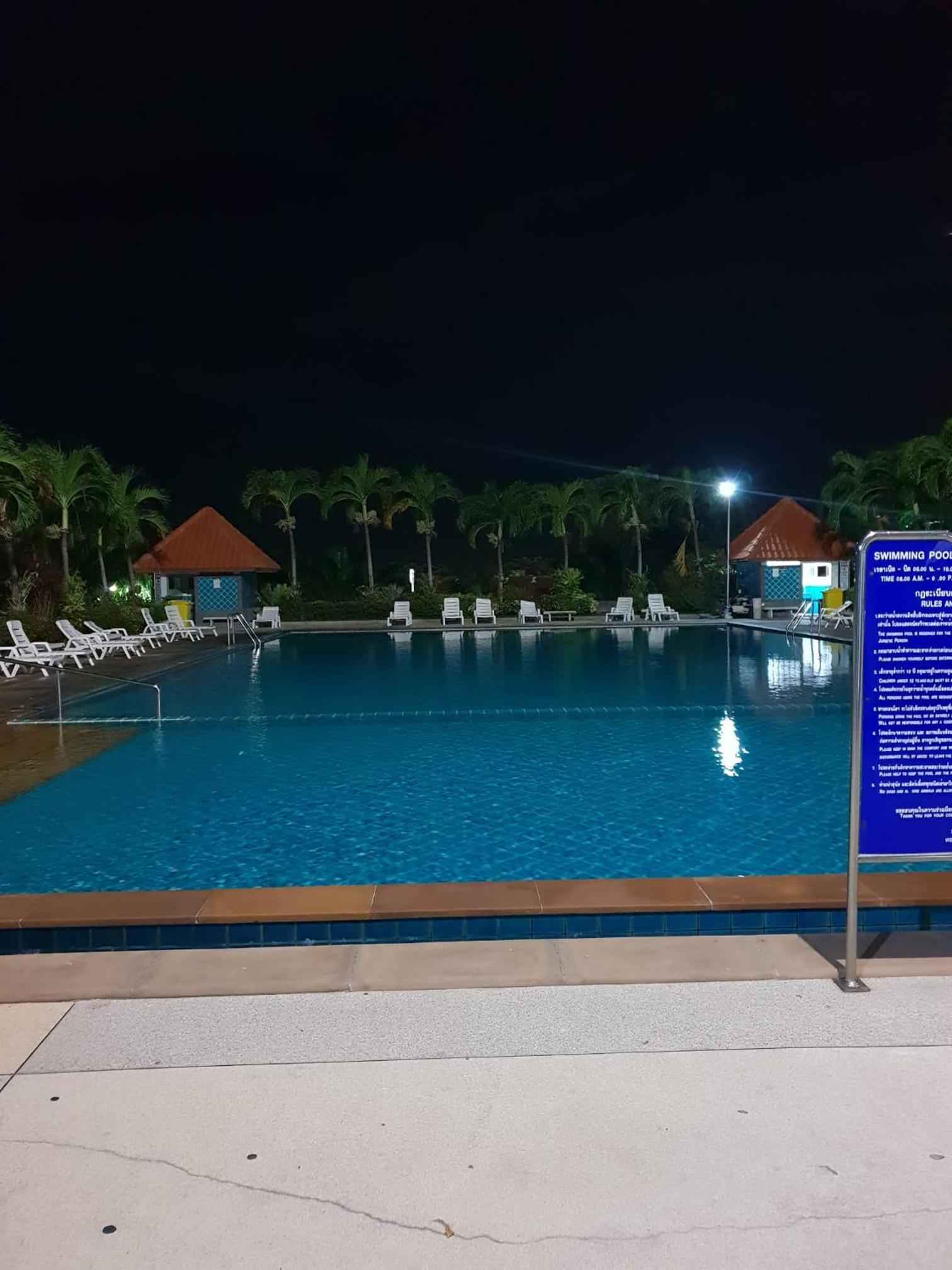 Фото Vtsix Condo Rentals at View Talay 6 Pattaya