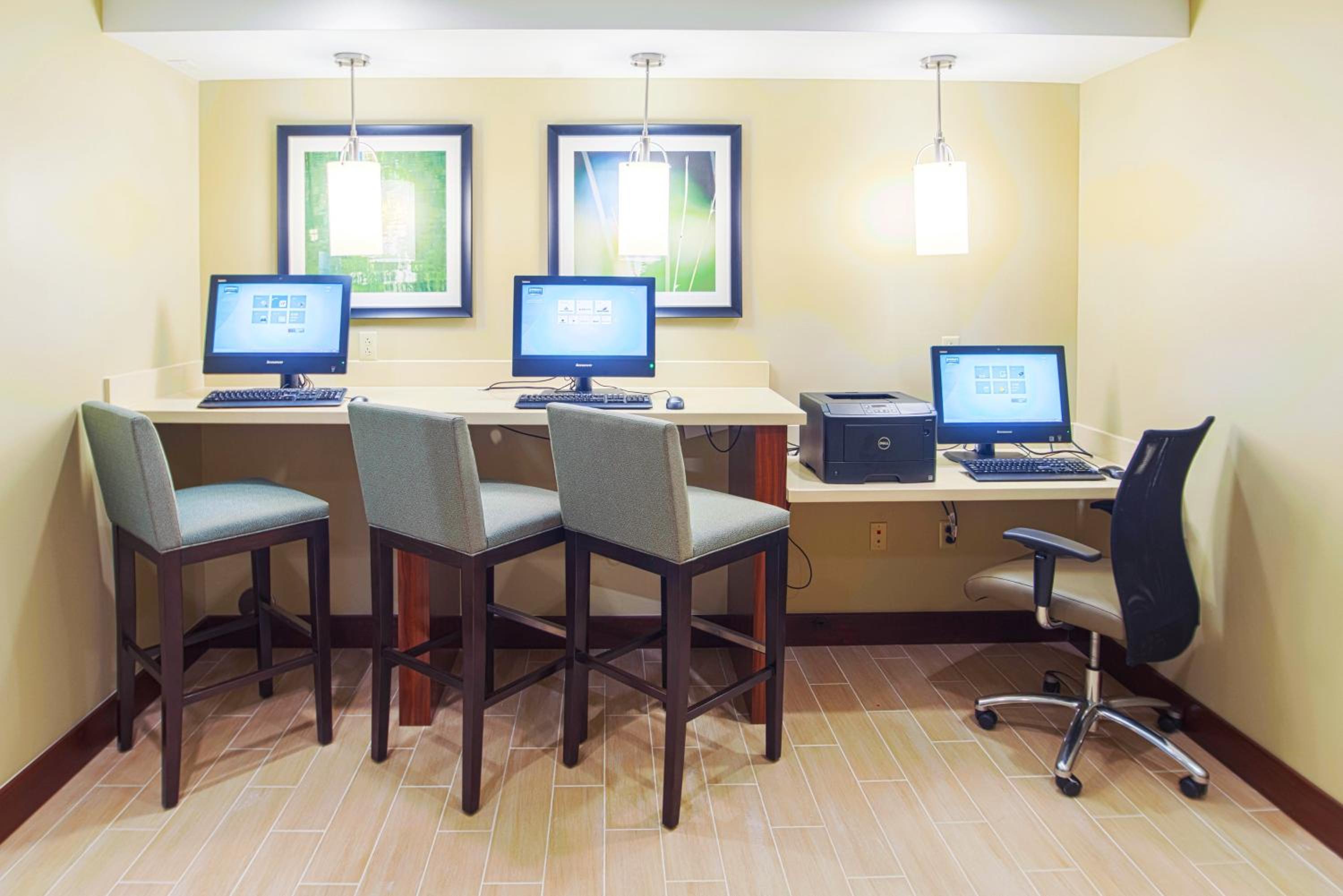 Фото Staybridge Suites Denver-Central Park, an Ihg Hotel