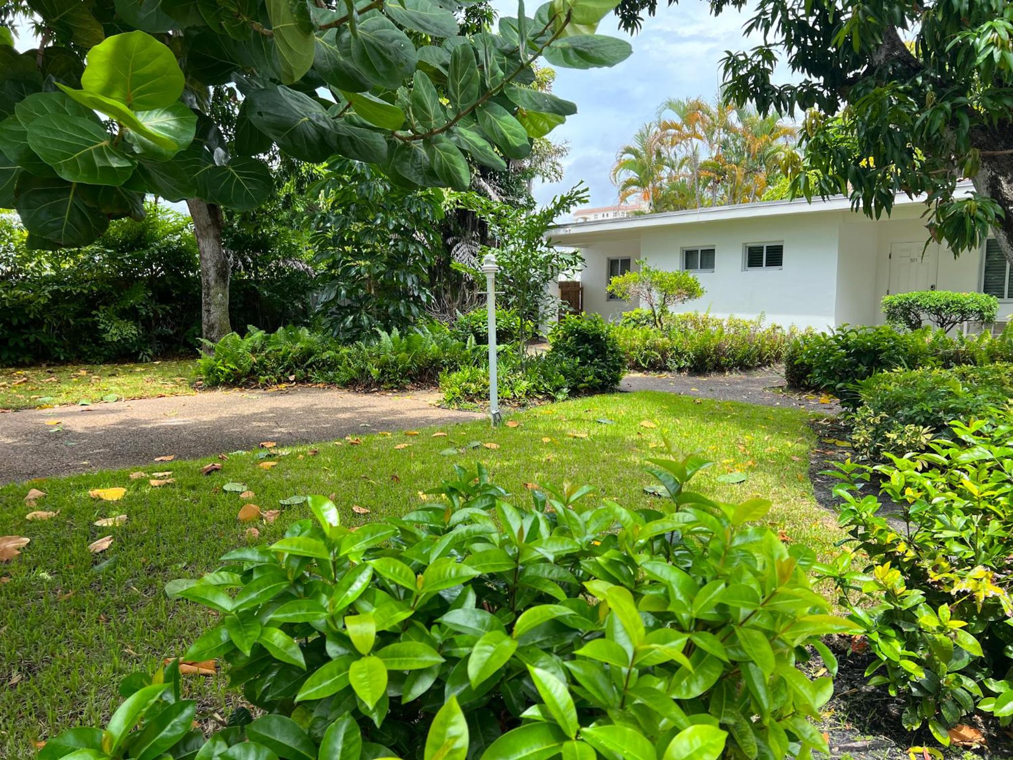 Фото Beach Gardens A North Beach Village Resort Hotel