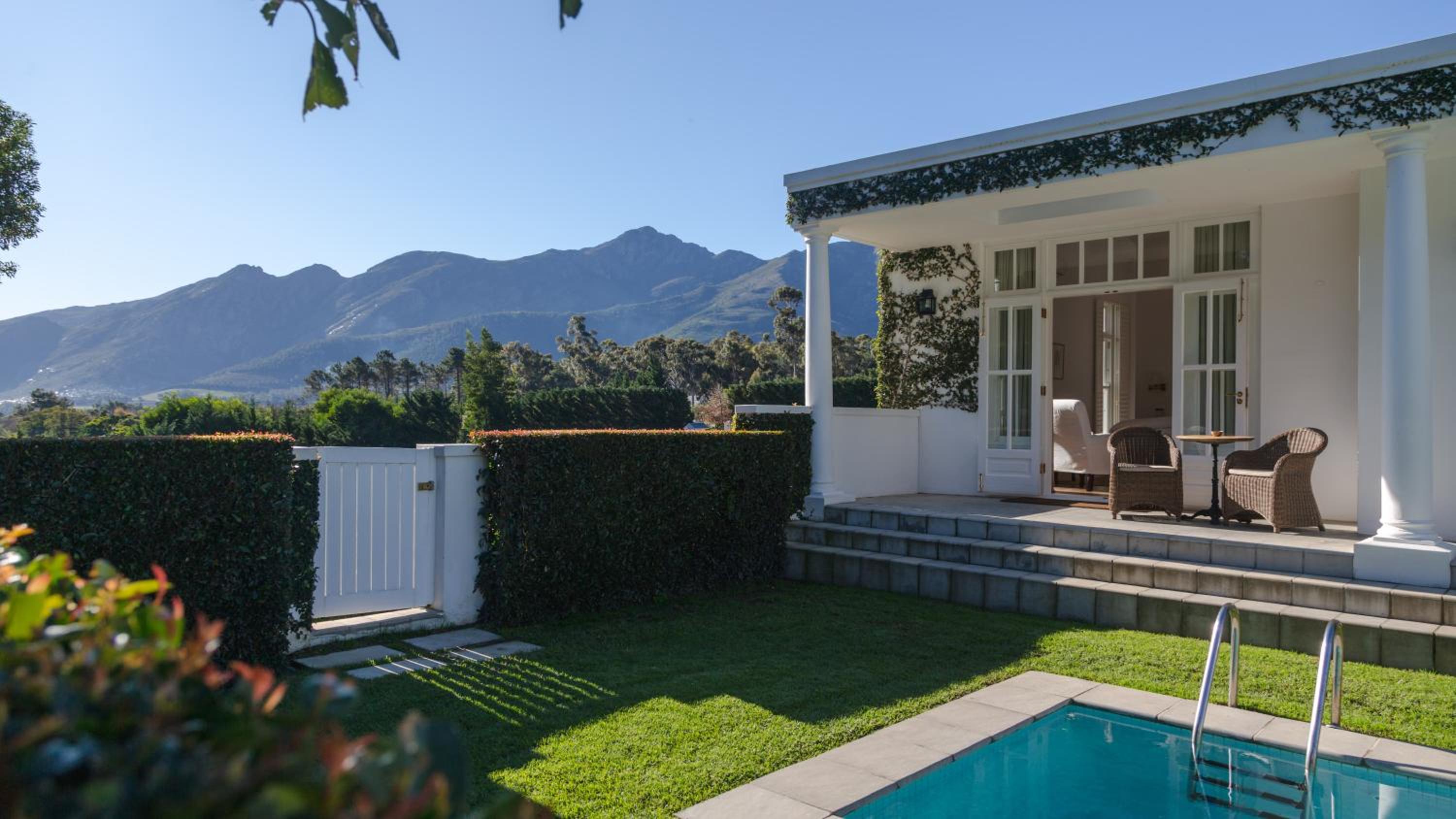 Фото Lily Pond House at Le Lude