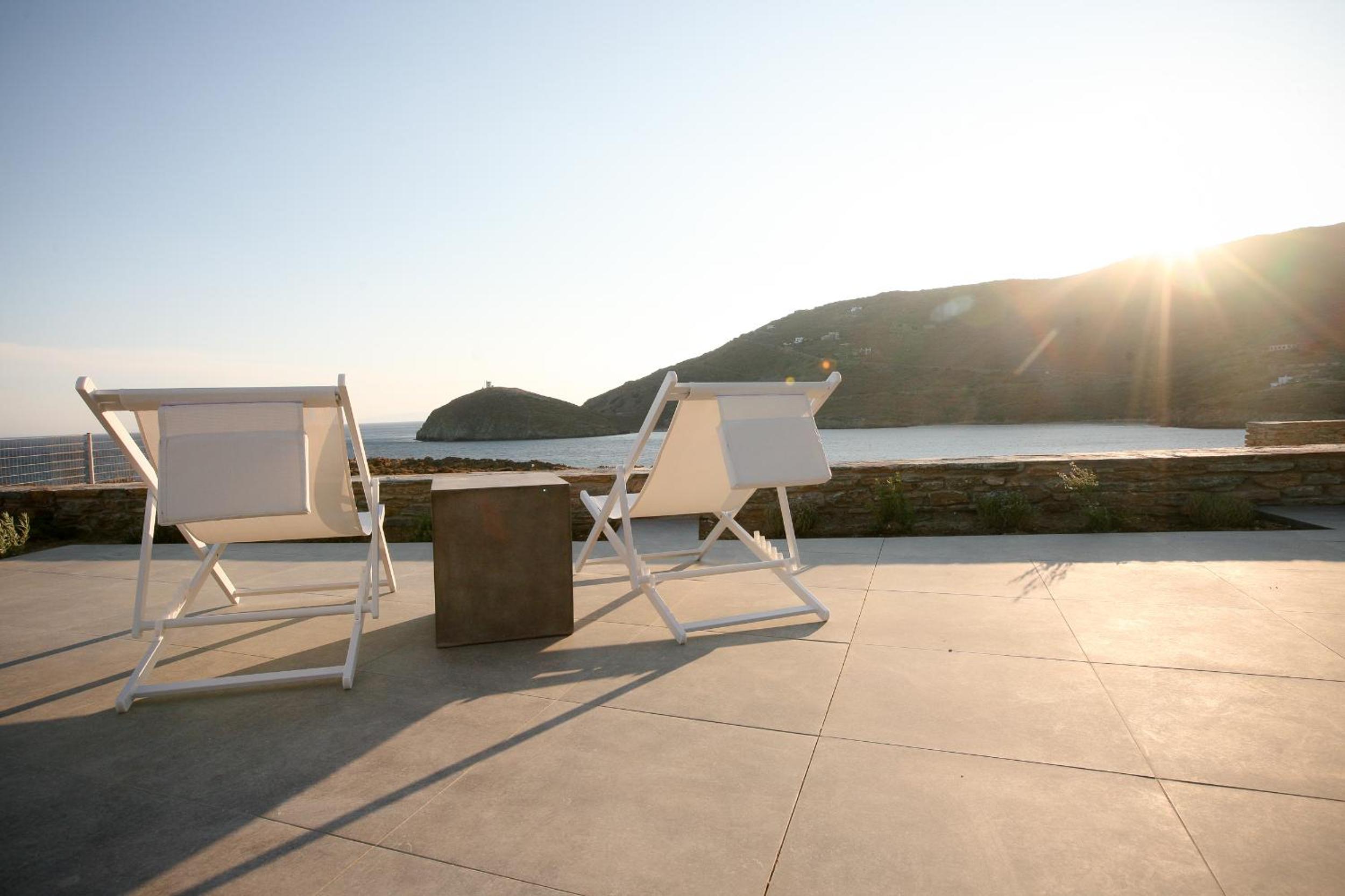 Фото Pharos Apartments