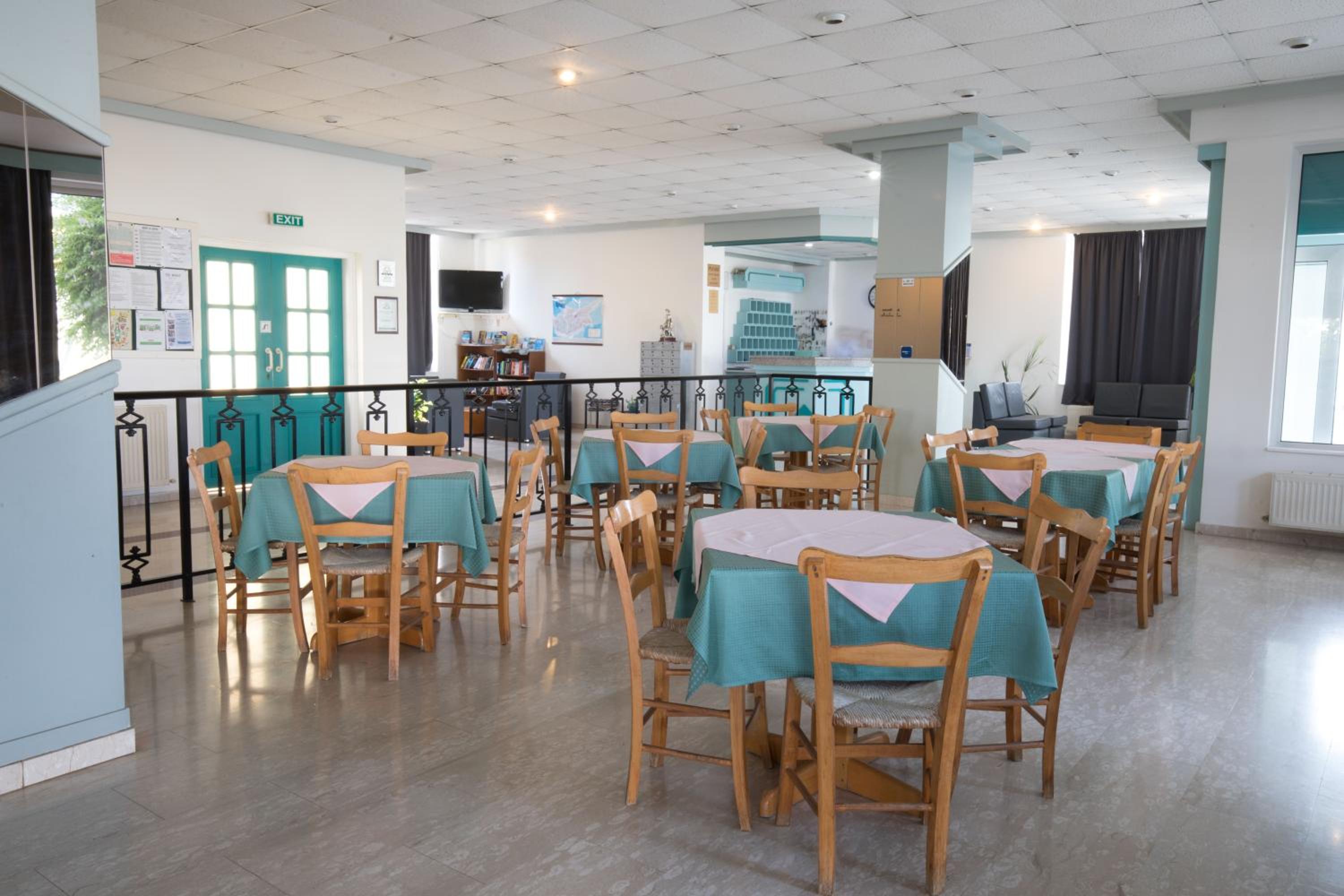 Фото DebbieXenia Hotel Apartments