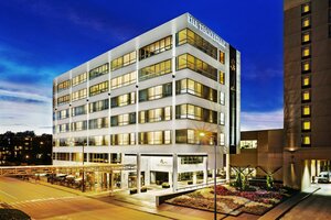 Гостиница The Tennessean Personal Luxury Hotel