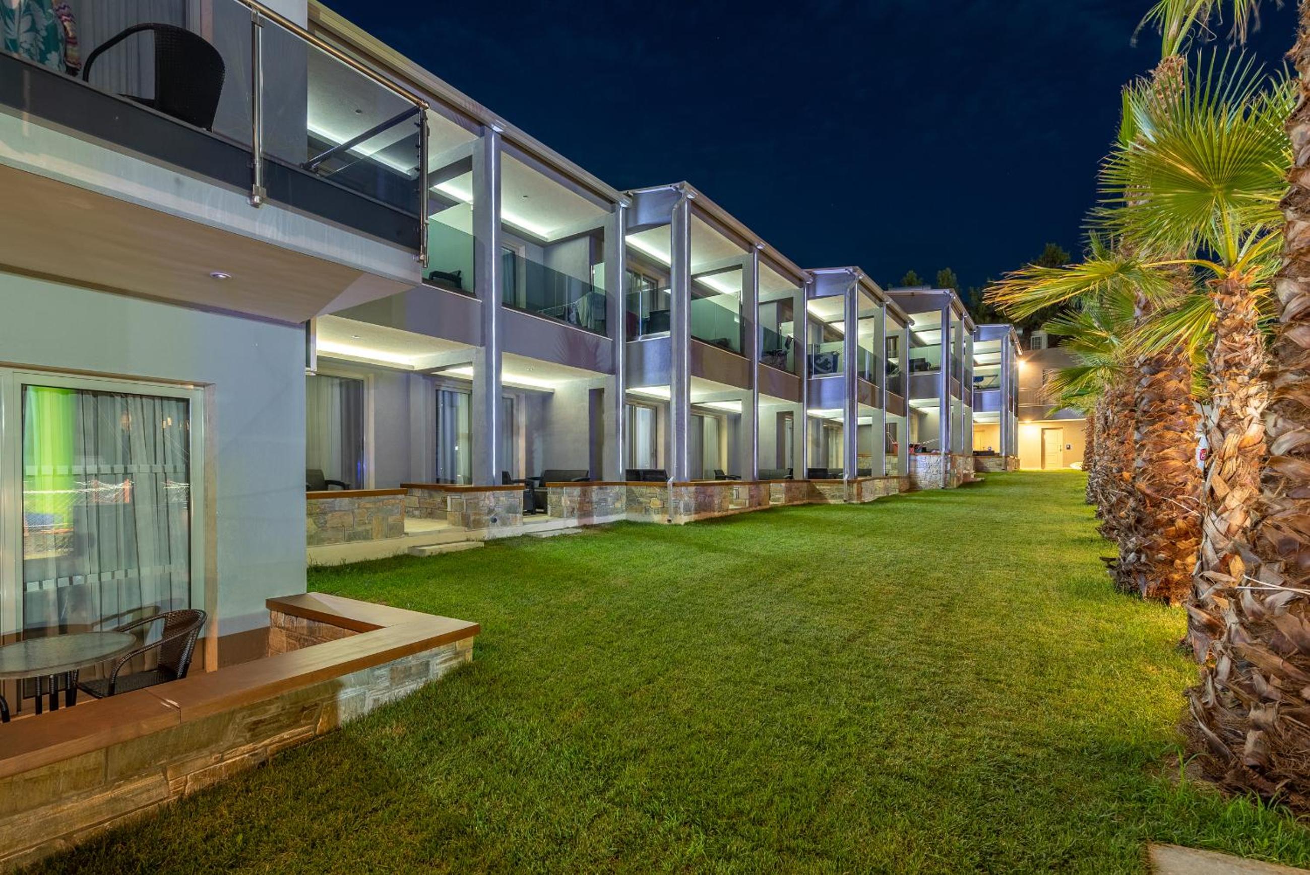 Фото Dionysos Hotel & Suites