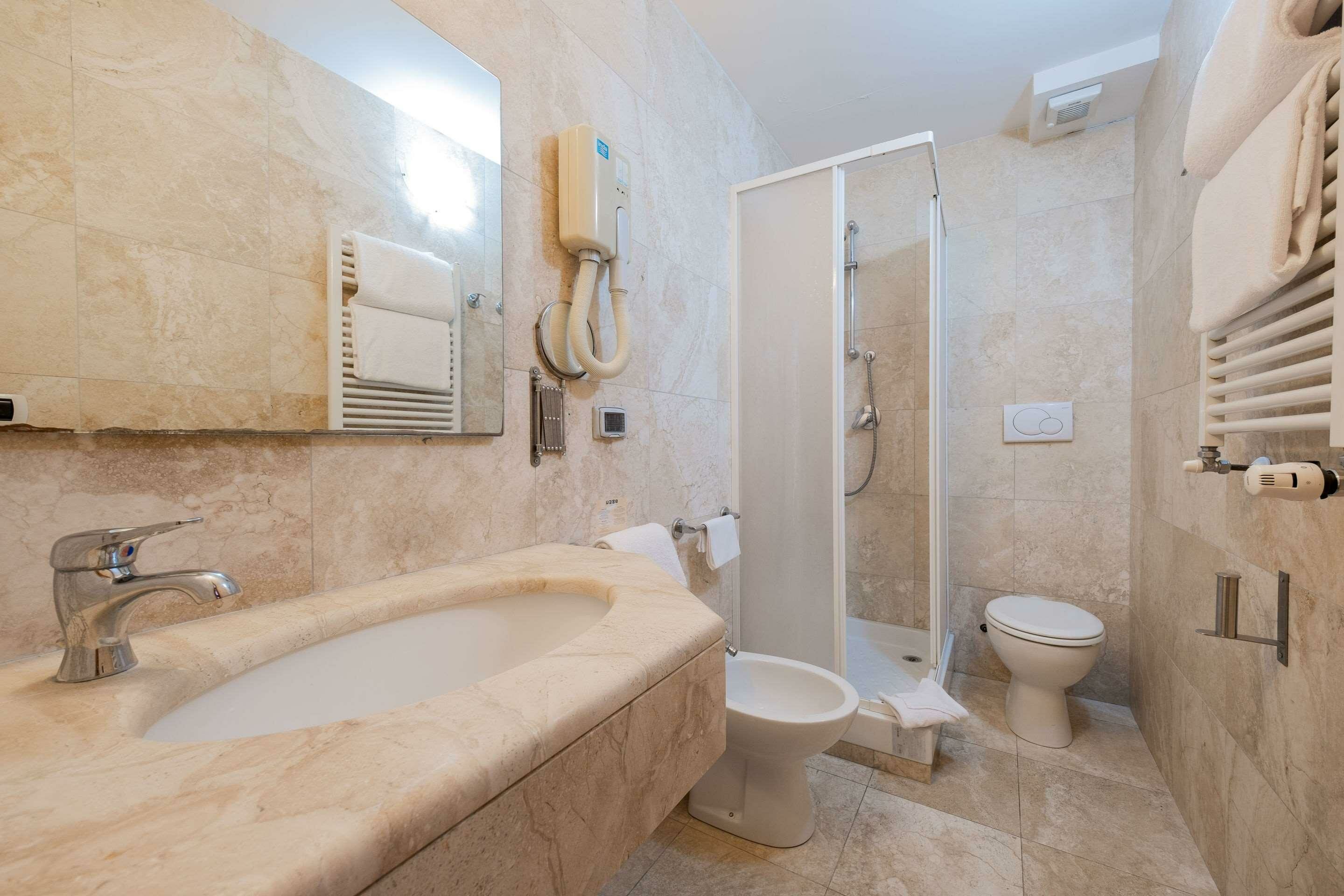 Фото Quality Hotel Rouge et Noir Roma