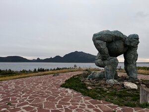 Forest Keeper (Aqmola oblysy, Burabay district, Býrabaı memlekettik ulttyq tabıǵı parki), escultura de genero