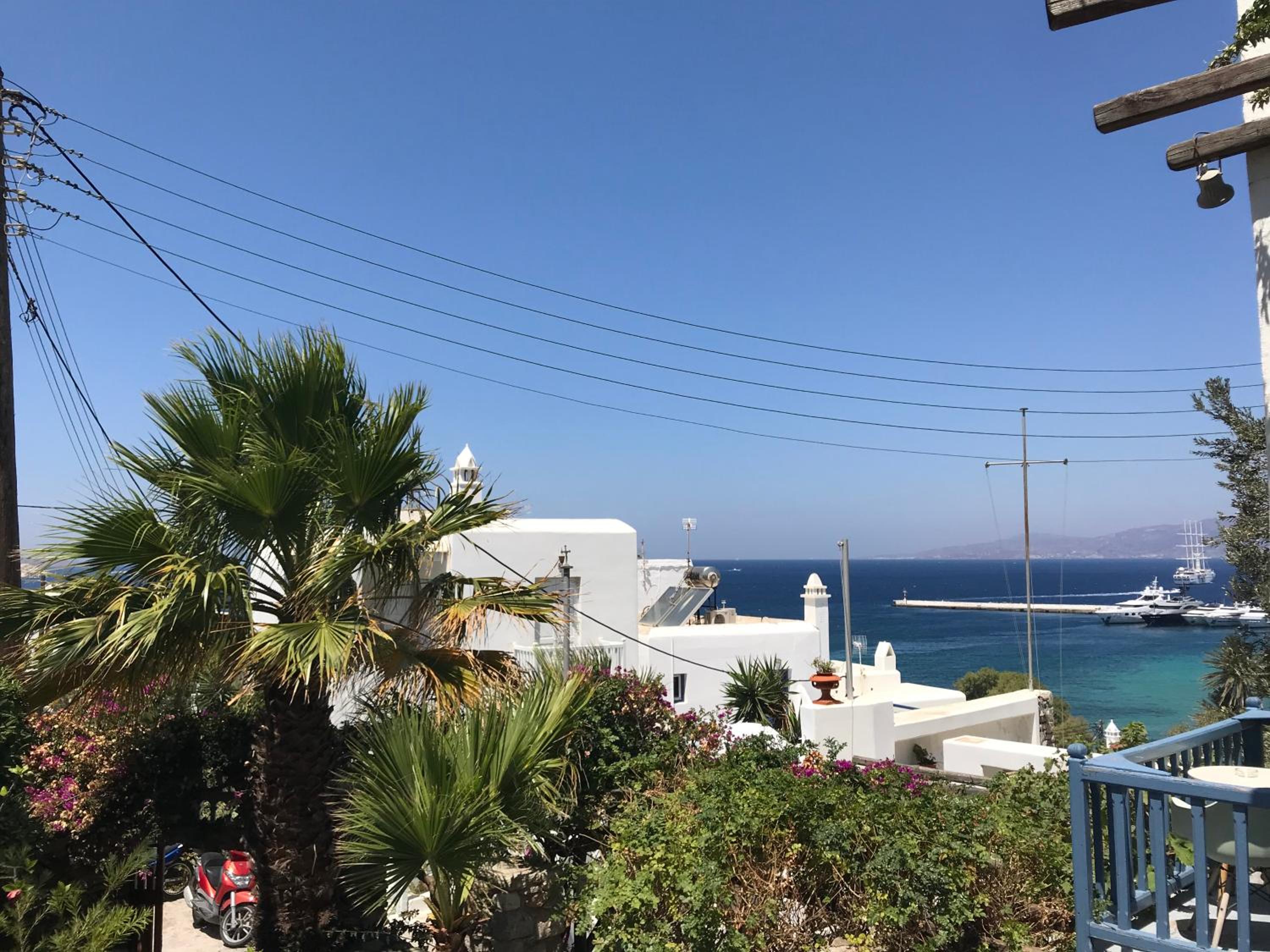 Фото Studios and Suites Rania