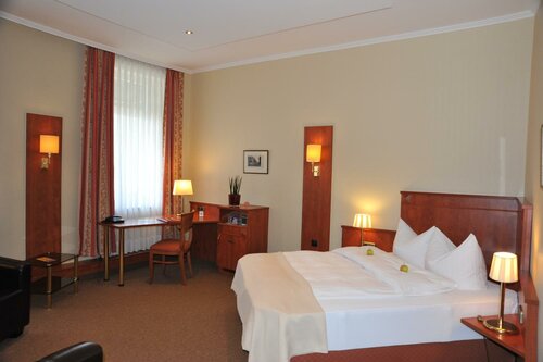 Гостиница Hotel Rheinischer Hof в Эркеленце