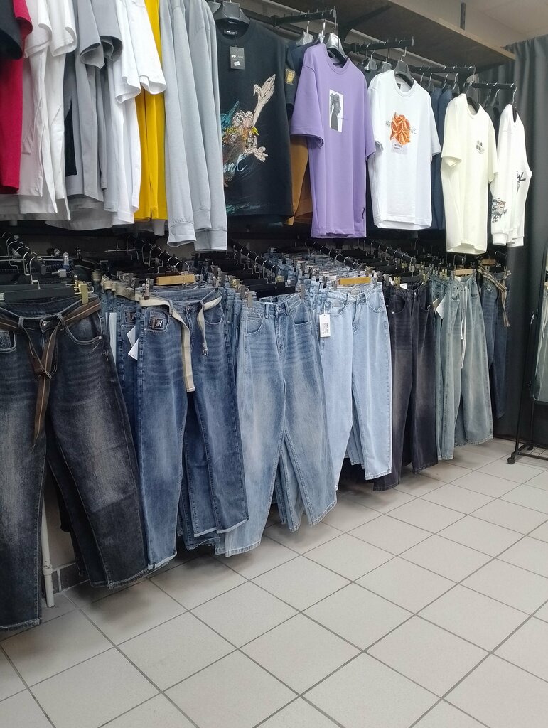 Sportswear and shoes Capsula, Kirzach, photo