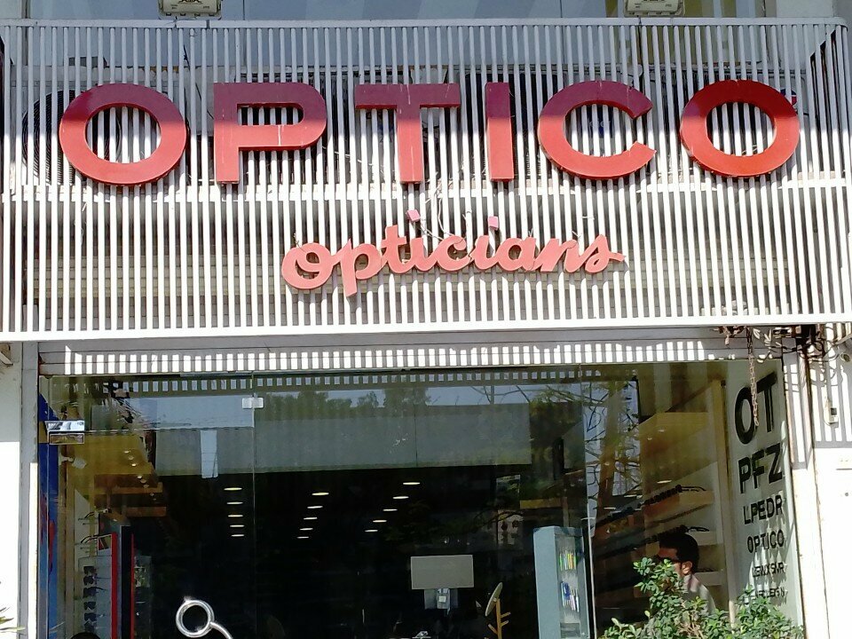 Contact lenses Optico, Karachi, photo