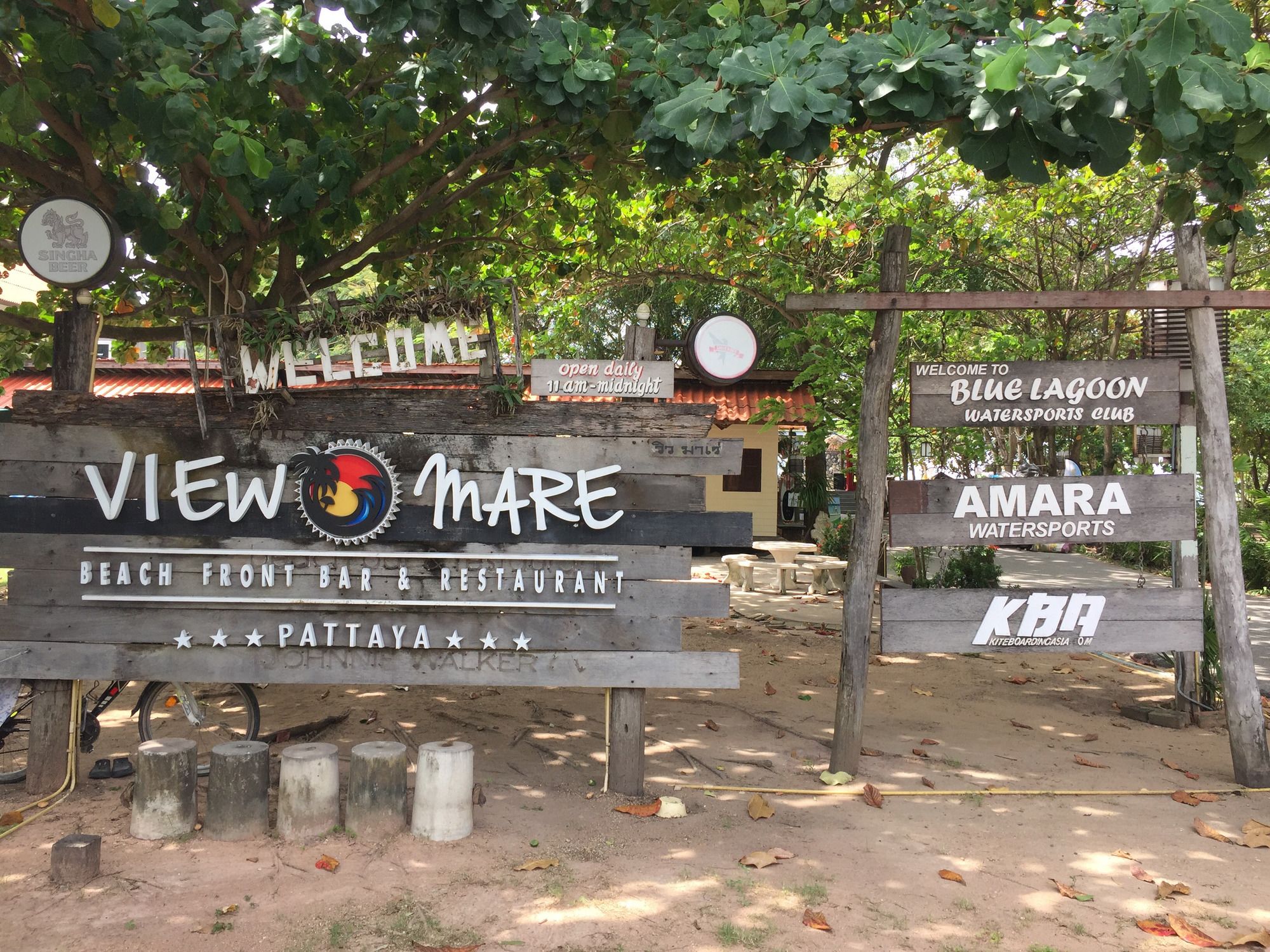 Фото Baan Dhewaran Beachfront Villa