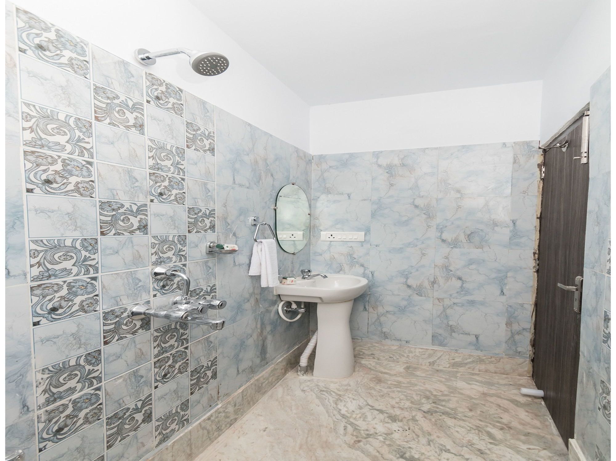 Фото Oyo 10275 Dreamland Guest House