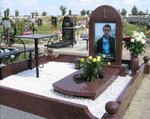 Память (ulitsa Shenyagina, 54) ، شواهد القبور