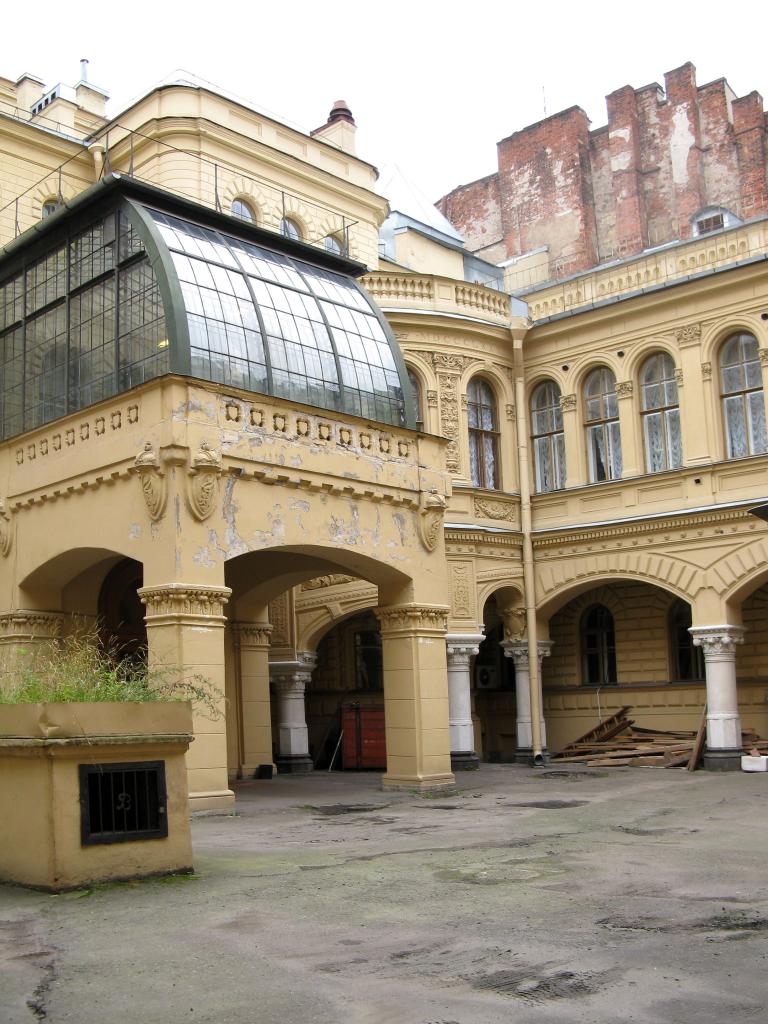 Фото 300 метров от Эрмитажа