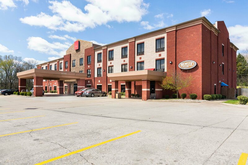 Гостиница SureStay Plus Hotel by Best Western Portland Route 52 West