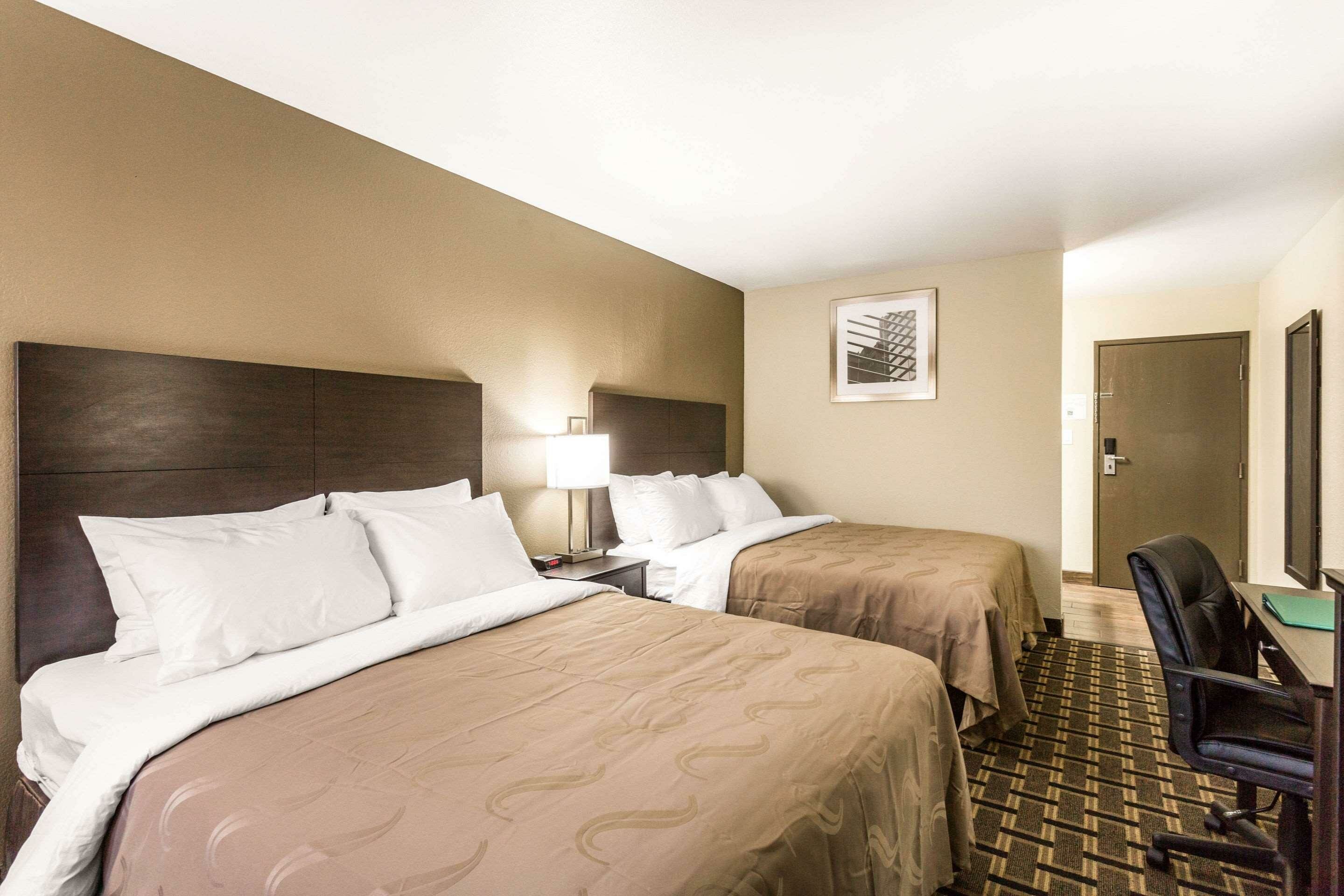 Фото Quality Inn Downtown