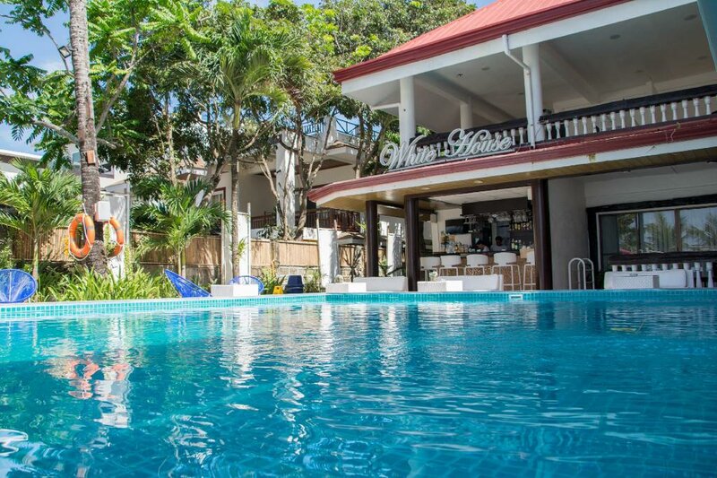 Гостиница White House Beach Resort