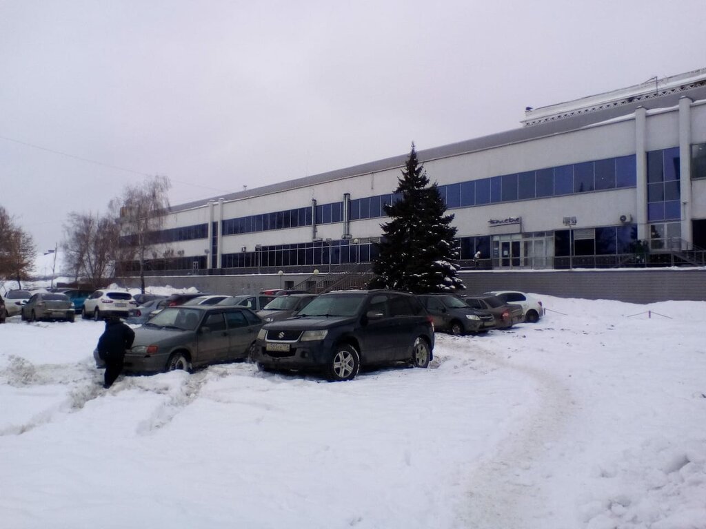 Автомобильная парковка казань