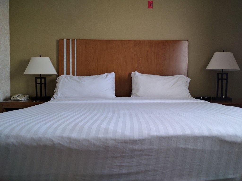 Фото Wingate by Wyndham Lethbridge