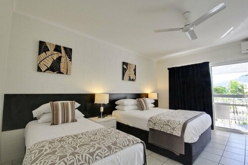 Гостиница Colonial Palms Motor Inn
