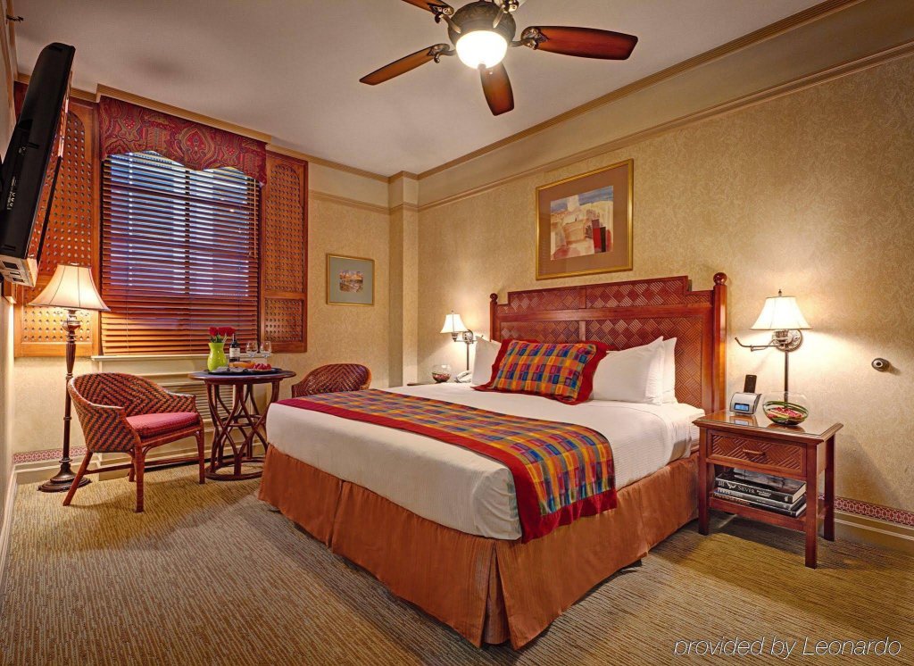 Фото Casablanca Hotel by Library Hotel Collection