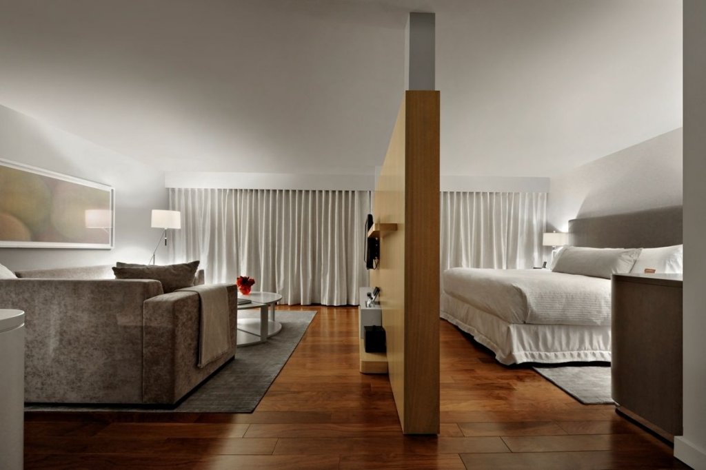 Фото The James Hotel