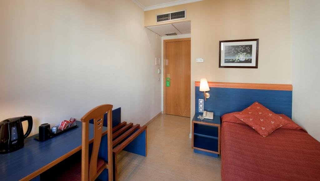 Фото Hotel Moderno Barcelona