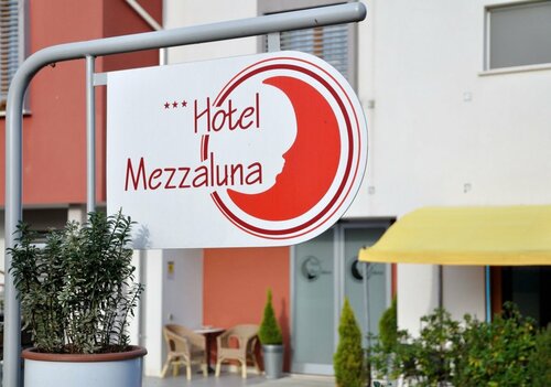 Гостиница Hotel Mezzaluna в Тревизо