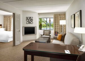 Гостиница Sheraton Suites Orlando Airport