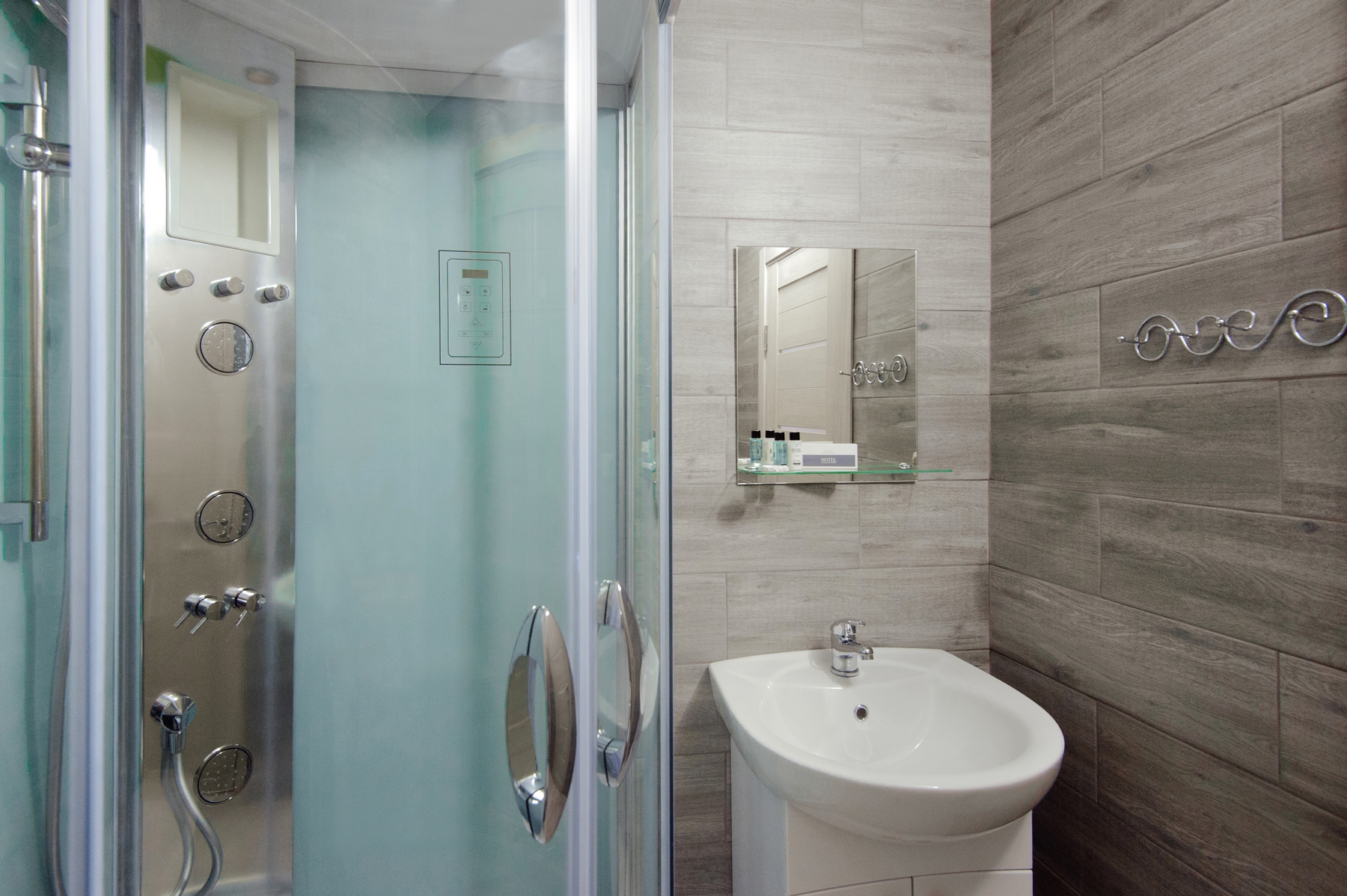 Фото Melton Hotel