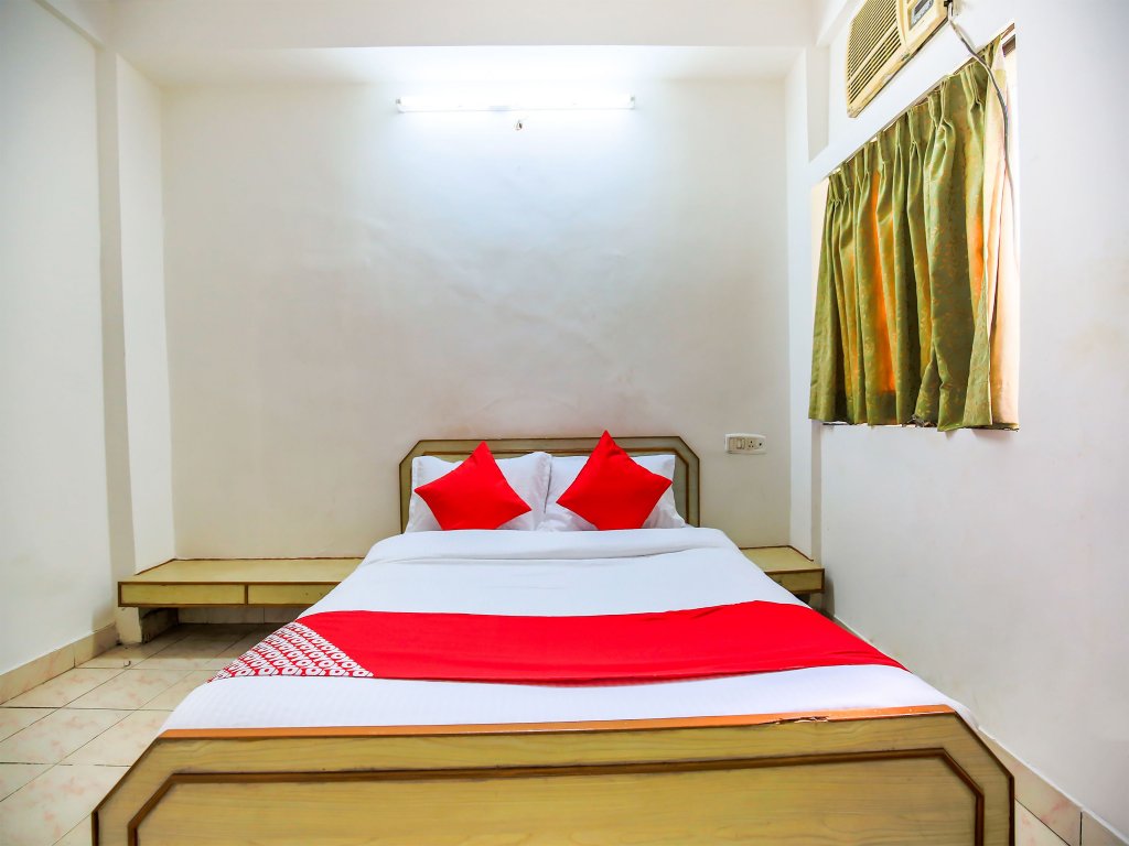 Фото Oyo 23068 Hotel Kamal Palace