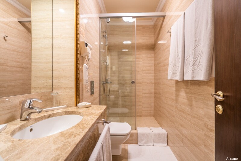 Фото Атташе